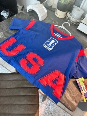 Women’s medium new nwt USA Blue & Red women Crop Top Shirt - FIFA Graphic
